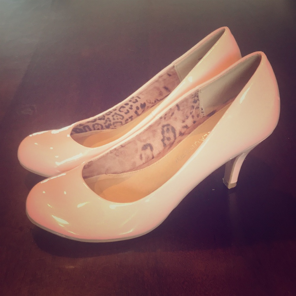 Size 6 nude heels